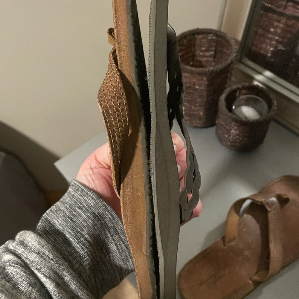 American Eagle sandals - Picture 4 of 4